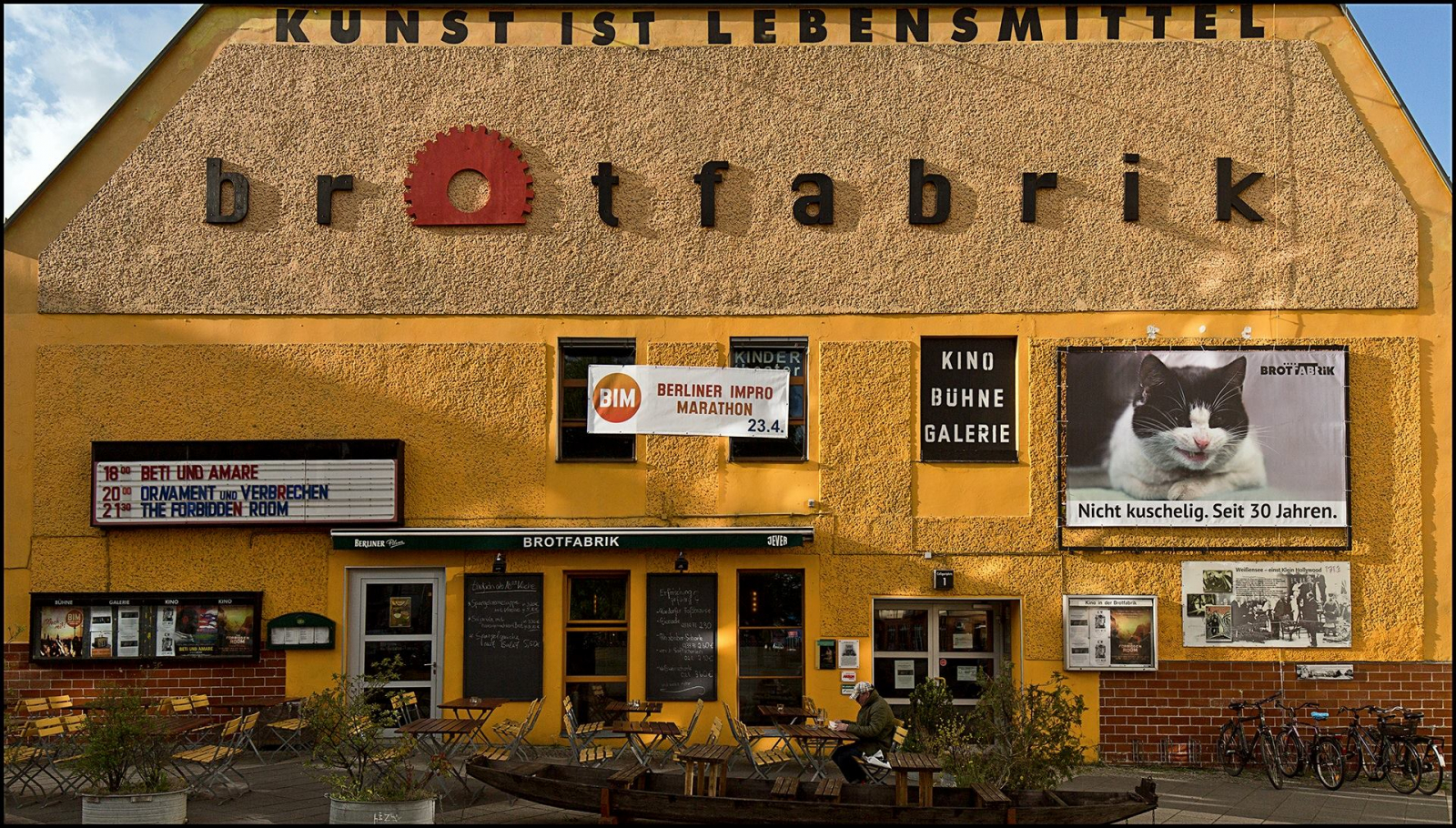© Frank Poddig Foto der Front des Kulturzentrums Brotfabrik